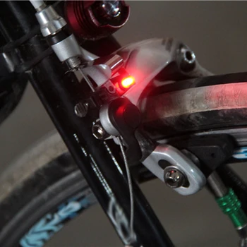 1pcs Rdeče Kolo Zavore LED-Lučka Mini Bike Zaviranju Varnost opozorilna Lučka je Primerna za Žice Zavore s CR1025 Baterije MTB